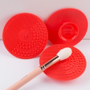 ruby red silicone makeup brush cleaner pad easy & efficient brush cleaning tool