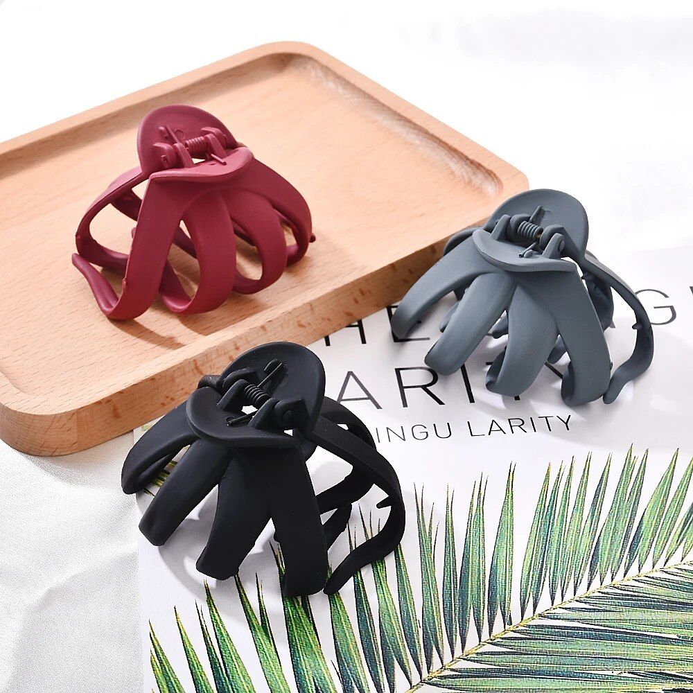 fashionable geometric moon shaped hair claw clip for women large, solid color, versatile hair accessory