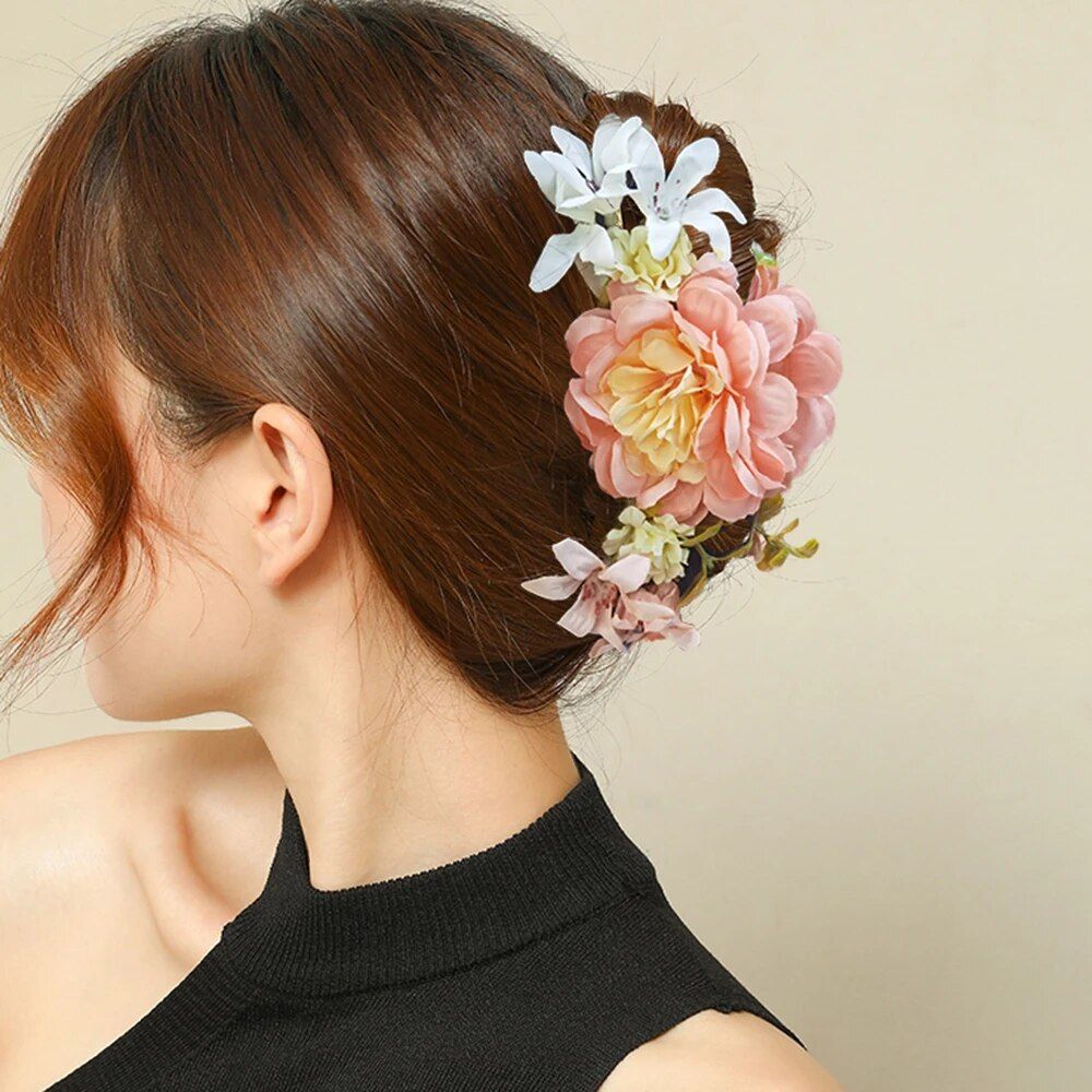 large floral hair claw clip geometric pattern, fashionable hair accessory for women