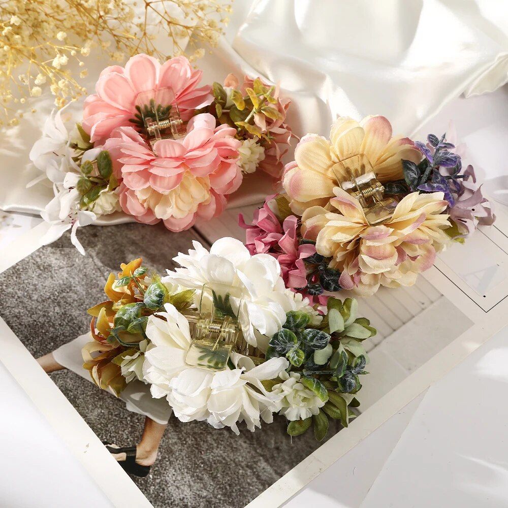 large floral hair claw clip geometric pattern, fashionable hair accessory for women