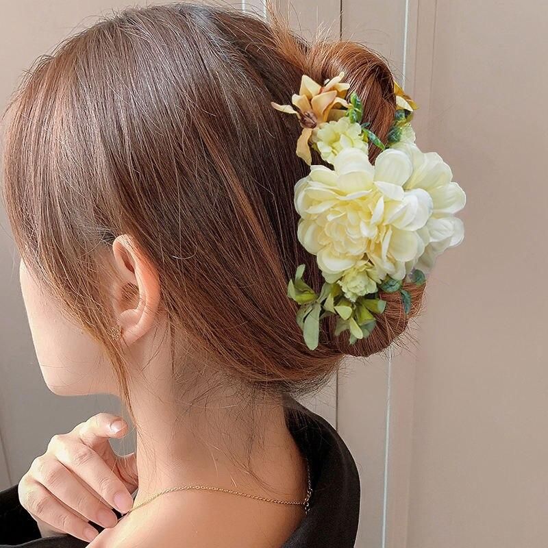 large floral hair claw clip geometric pattern, fashionable hair accessory for women
